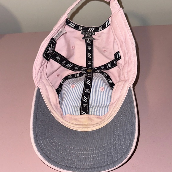 Adidas Light Pink Cap with Black Logo - Picture 2 of 4